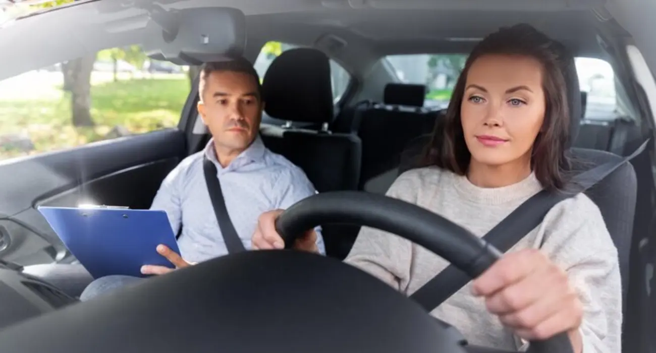What to Know Before Enrolling in a Driving School in Ottawa